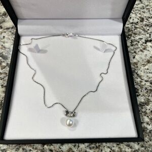 White gold, pearl, diamond necklace